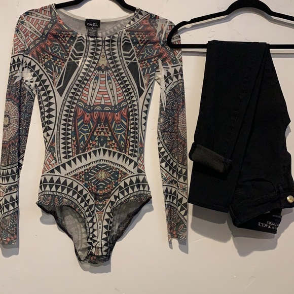 Tribal print shear body suit - Picture 2 of 9